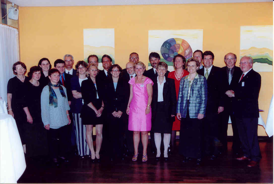 Lions-Club Mitglieder bei der Gründung am 4. Juni 2002